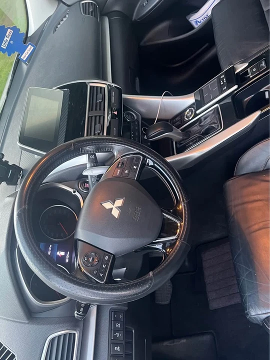 2018 Mitsubishi Eclipse Cross - Image 5 of 15
