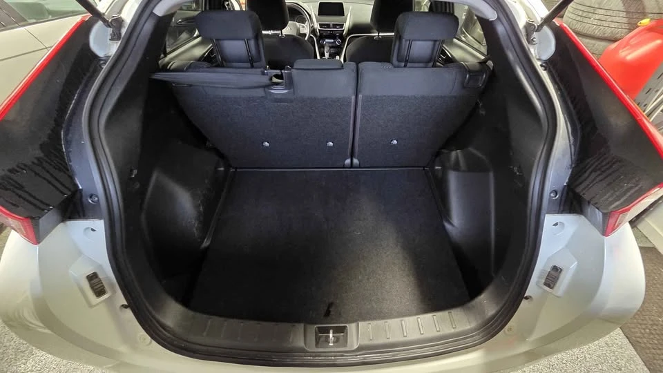 2018 Mitsubishi Eclipse Cross - Image 13 of 14