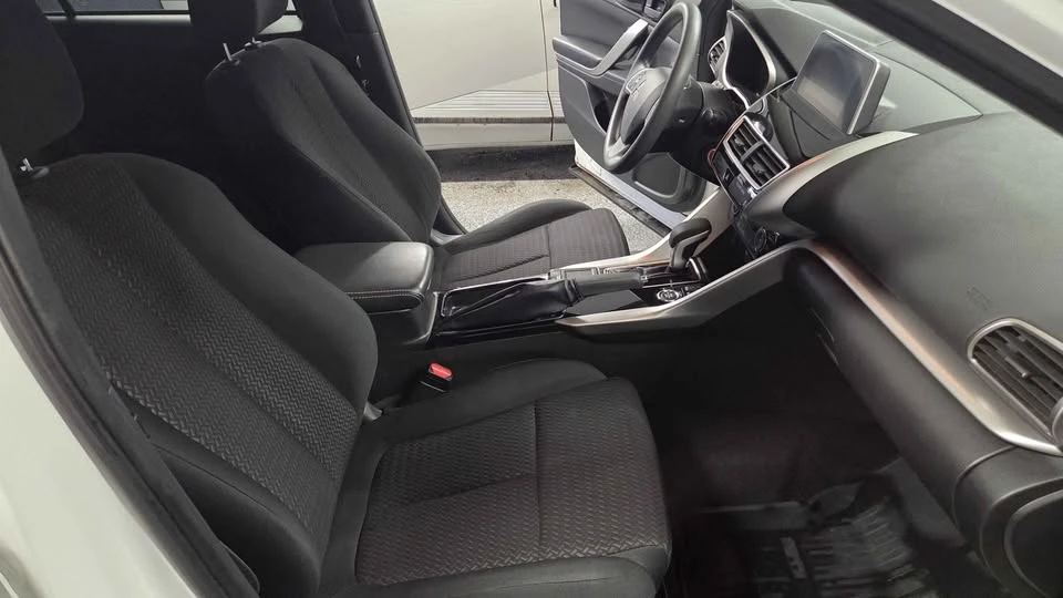 2018 Mitsubishi Eclipse Cross - Image 11 of 14