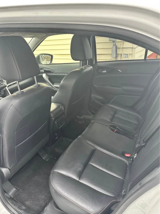 2018 Mitsubishi Eclipse Cross - Image 4 of 6