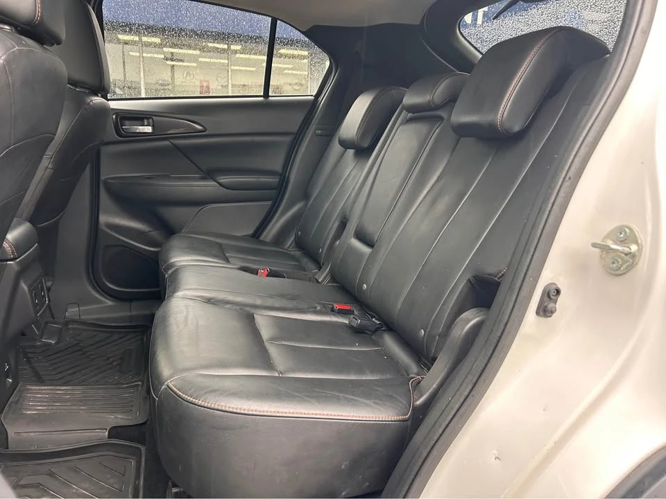 2018 Mitsubishi Eclipse Cross - Image 10 of 12