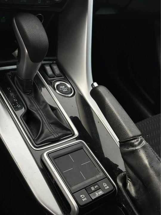 2018 Mitsubishi Eclipse Cross - Image 8 of 8