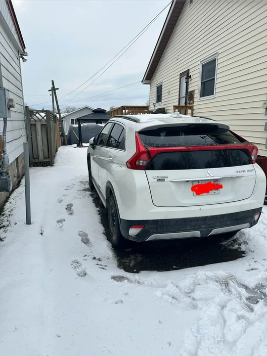 2018 Mitsubishi Eclipse Cross - Image 2 of 6