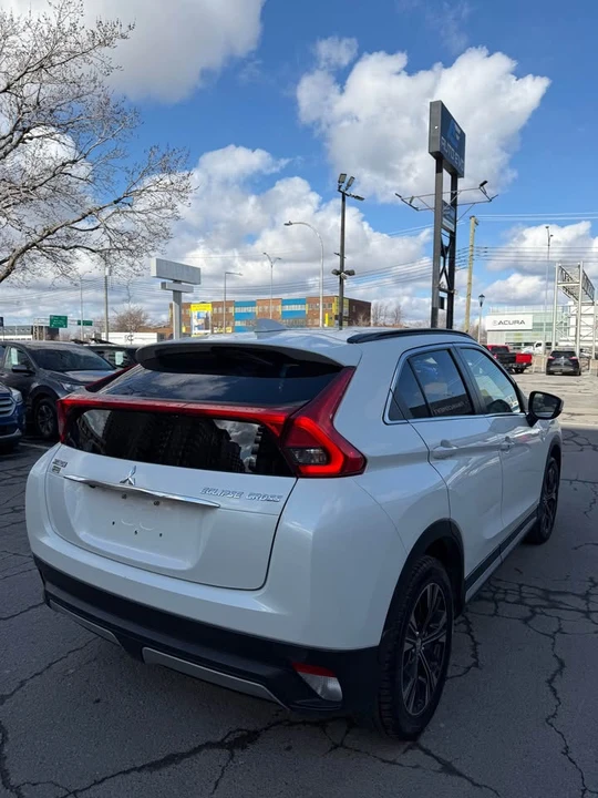 2018 Mitsubishi Eclipse Cross - Image 8 of 19