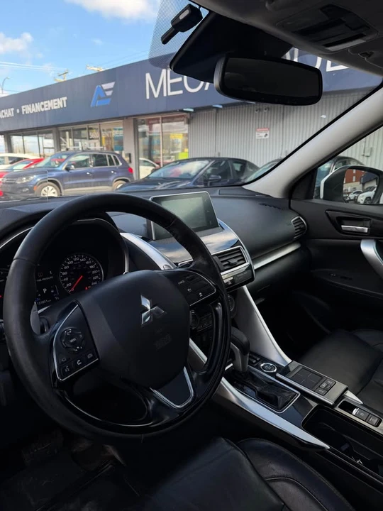 2018 Mitsubishi Eclipse Cross - Image 15 of 19