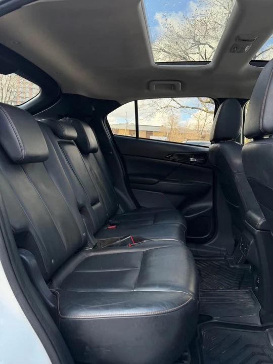 2018 Mitsubishi Eclipse Cross - Image 10 of 19
