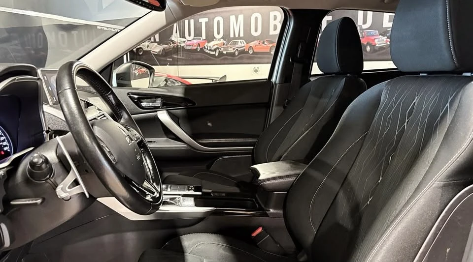 2018 Mitsubishi Eclipse Cross - Image 6 of 9