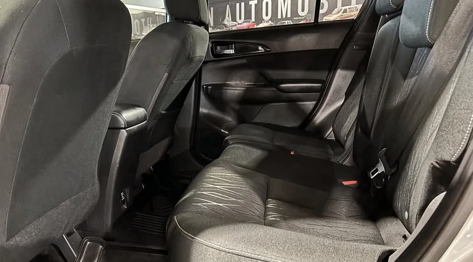 2018 Mitsubishi Eclipse Cross - Image 9 of 9