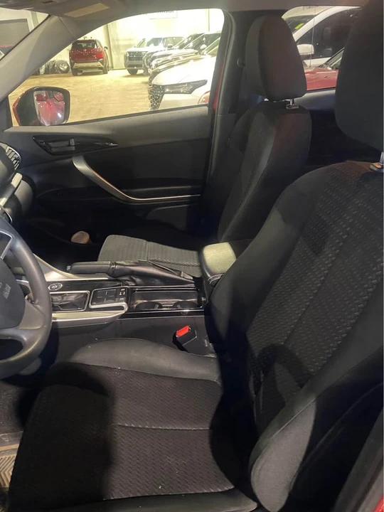 2018 Mitsubishi Eclipse Cross - Image 6 of 8