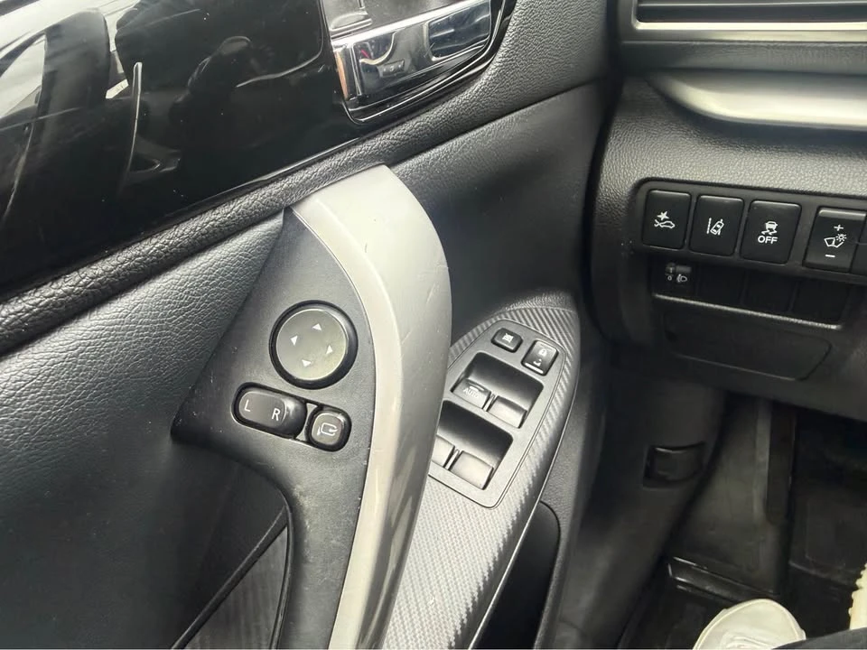 2018 Mitsubishi Eclipse Cross - Image 15 of 16