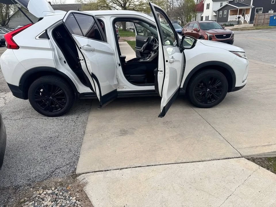 2018 Mitsubishi Eclipse Cross - Image 8 of 20