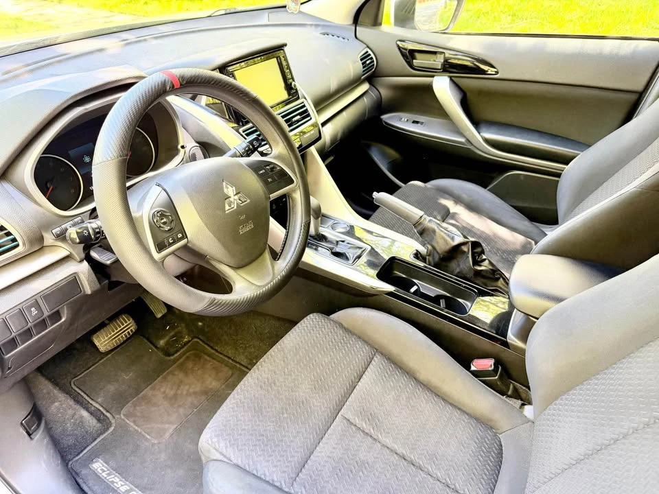 2018 Mitsubishi Eclipse Cross - Image 9 of 16