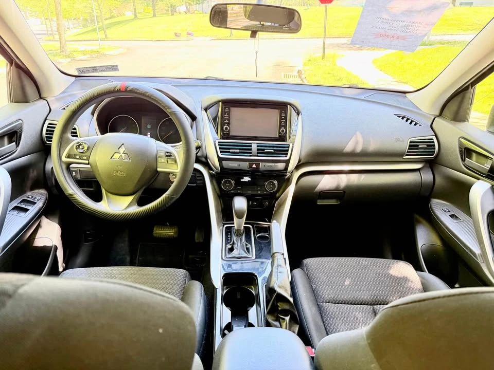 2018 Mitsubishi Eclipse Cross - Image 3 of 16
