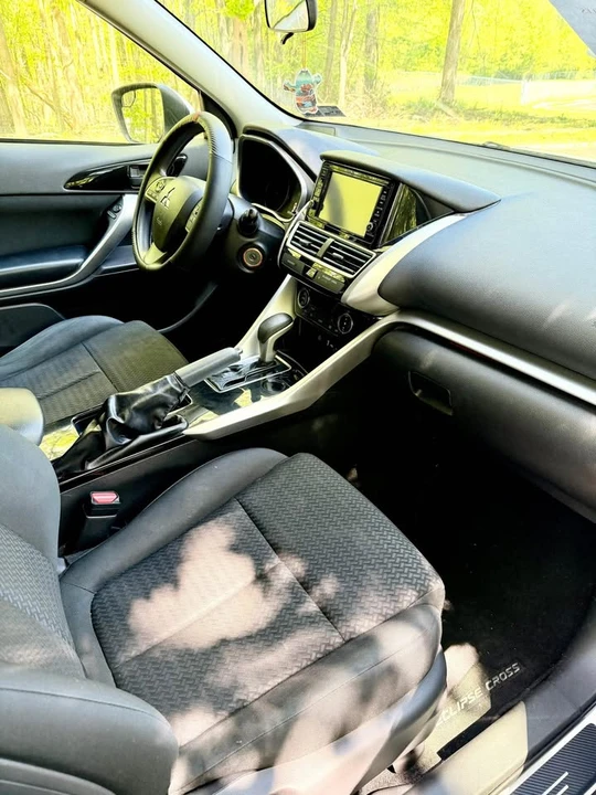 2018 Mitsubishi Eclipse Cross - Image 11 of 16