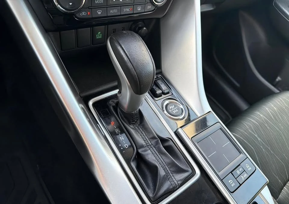 2018 Mitsubishi Eclipse Cross - Image 18 of 20