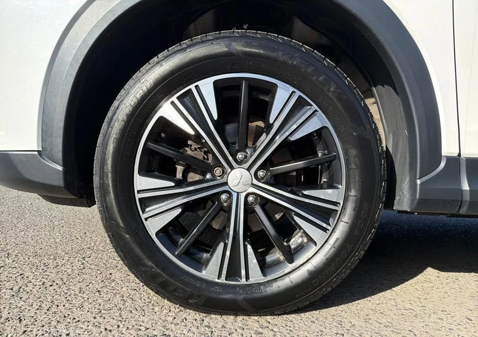 2018 Mitsubishi Eclipse Cross - Image 6 of 20