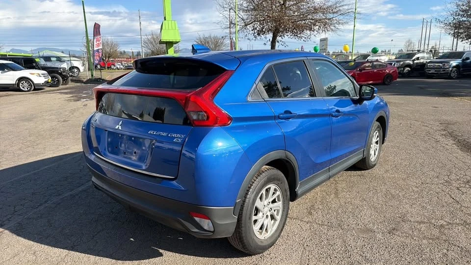 2018 Mitsubishi Eclipse Cross - Image 3 of 17