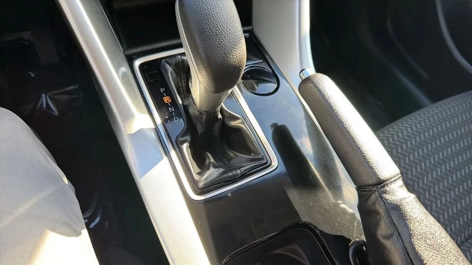 2018 Mitsubishi Eclipse Cross - Image 16 of 17