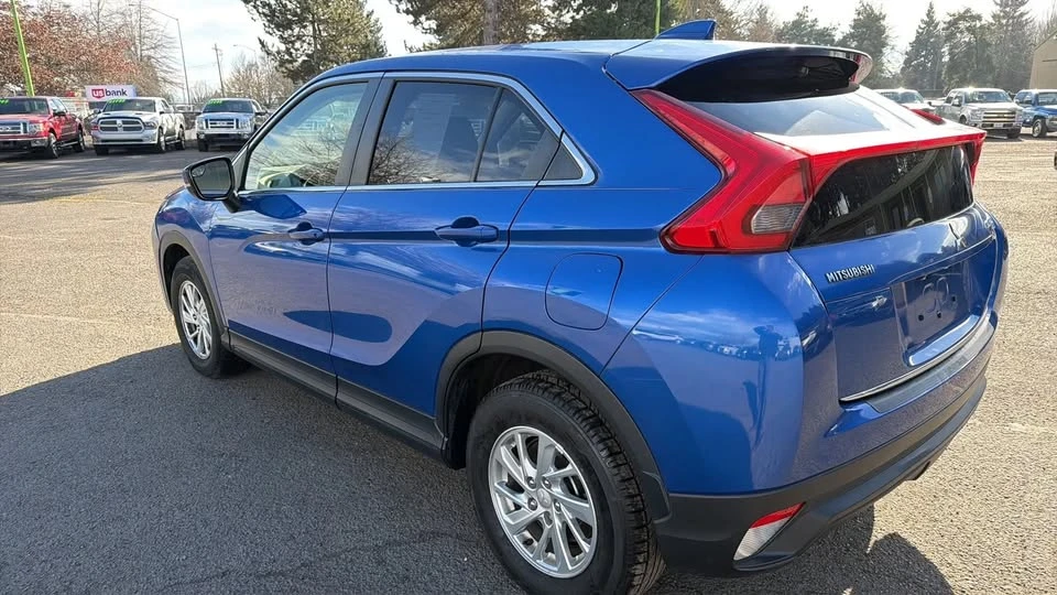 2018 Mitsubishi Eclipse Cross - Image 5 of 17