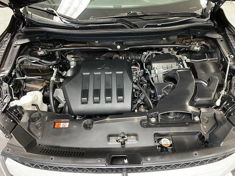 2018 Mitsubishi Eclipse Cross - Image 15 of 20