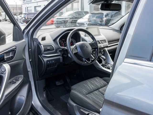 2018 Mitsubishi Eclipse Cross - Image 2 of 3