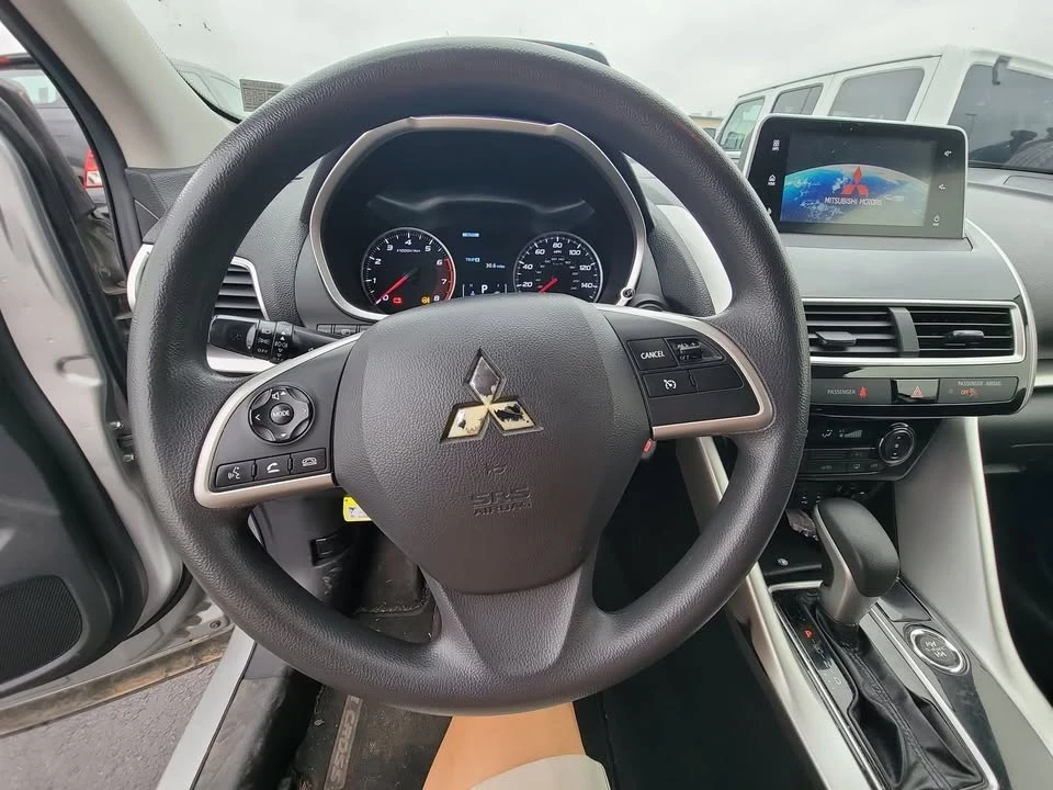 2018 Mitsubishi Eclipse Cross - Image 2 of 7