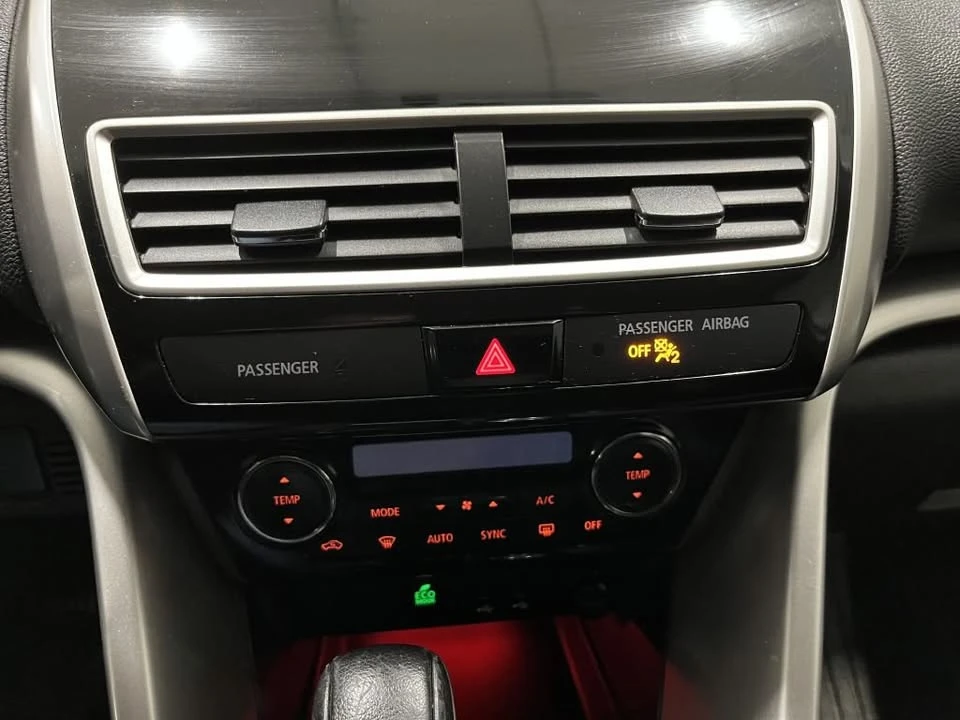 2018 Mitsubishi Eclipse Cross - Image 7 of 14