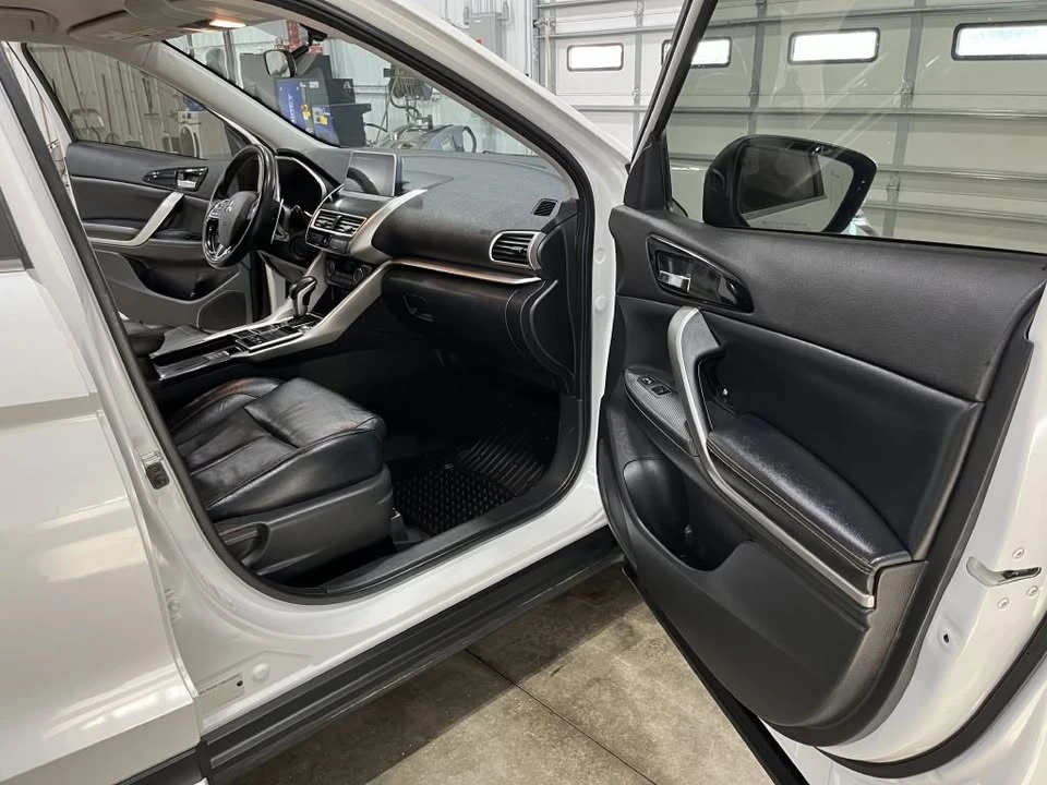 2018 Mitsubishi Eclipse Cross - Image 9 of 14