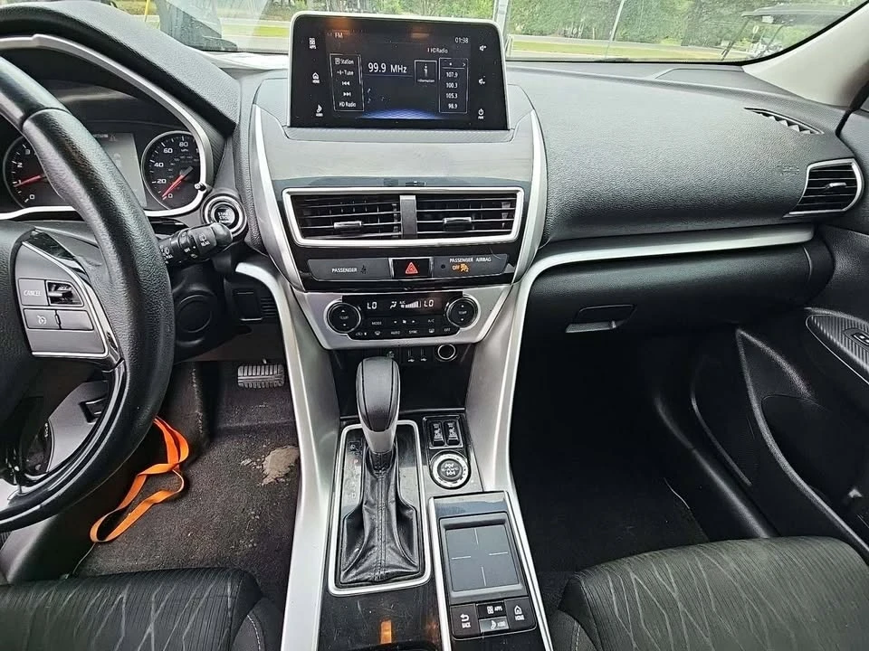 2018 Mitsubishi Eclipse Cross - Image 9 of 11