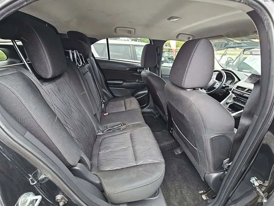 2018 Mitsubishi Eclipse Cross - Image 8 of 11