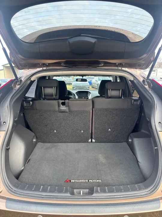 2018 Mitsubishi Eclipse Cross - Image 8 of 14