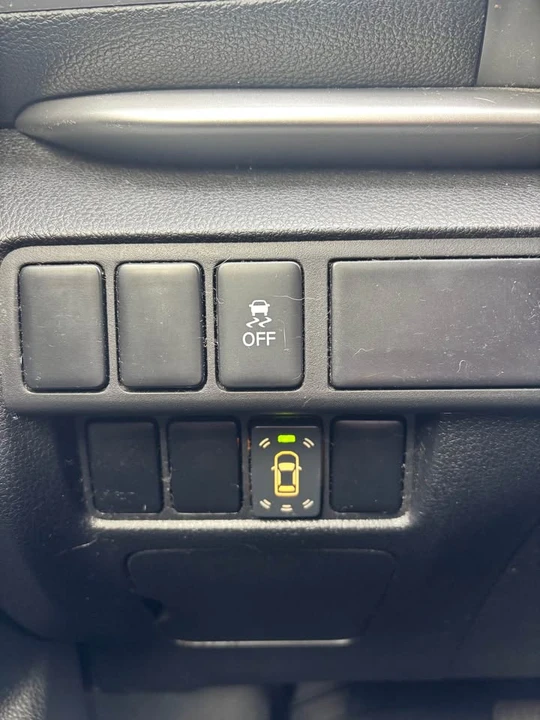 2018 Mitsubishi Eclipse Cross - Image 12 of 14