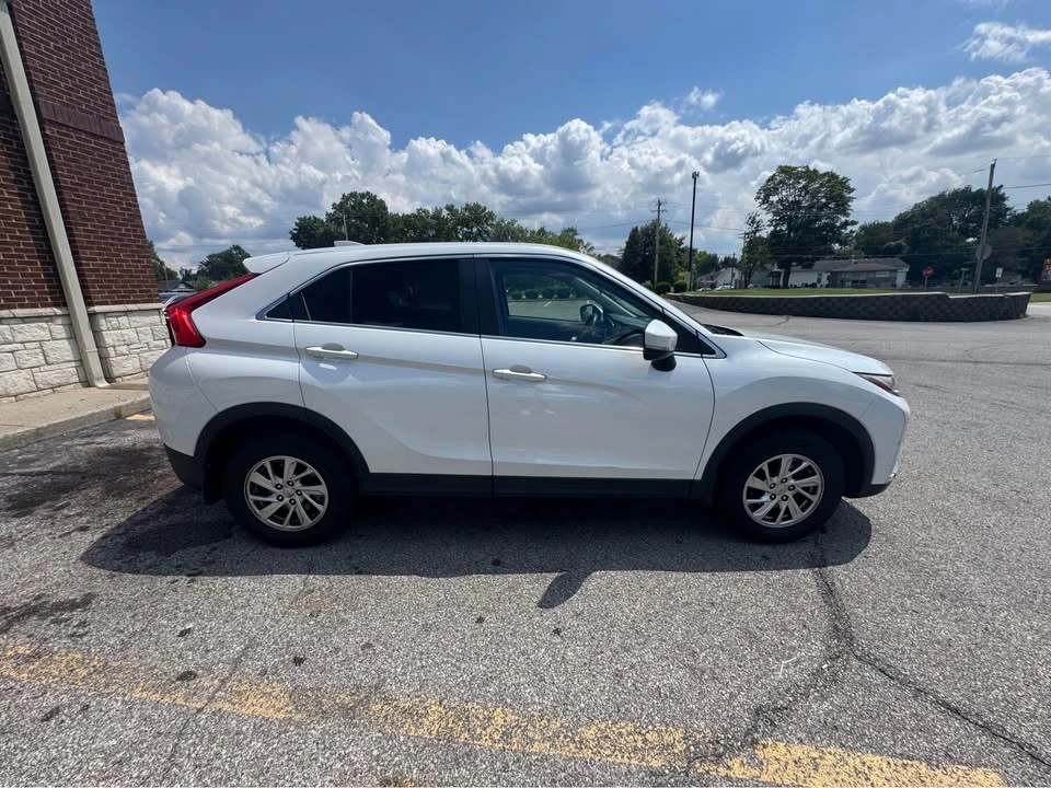 2018 Mitsubishi Eclipse Cross - Image 3 of 11