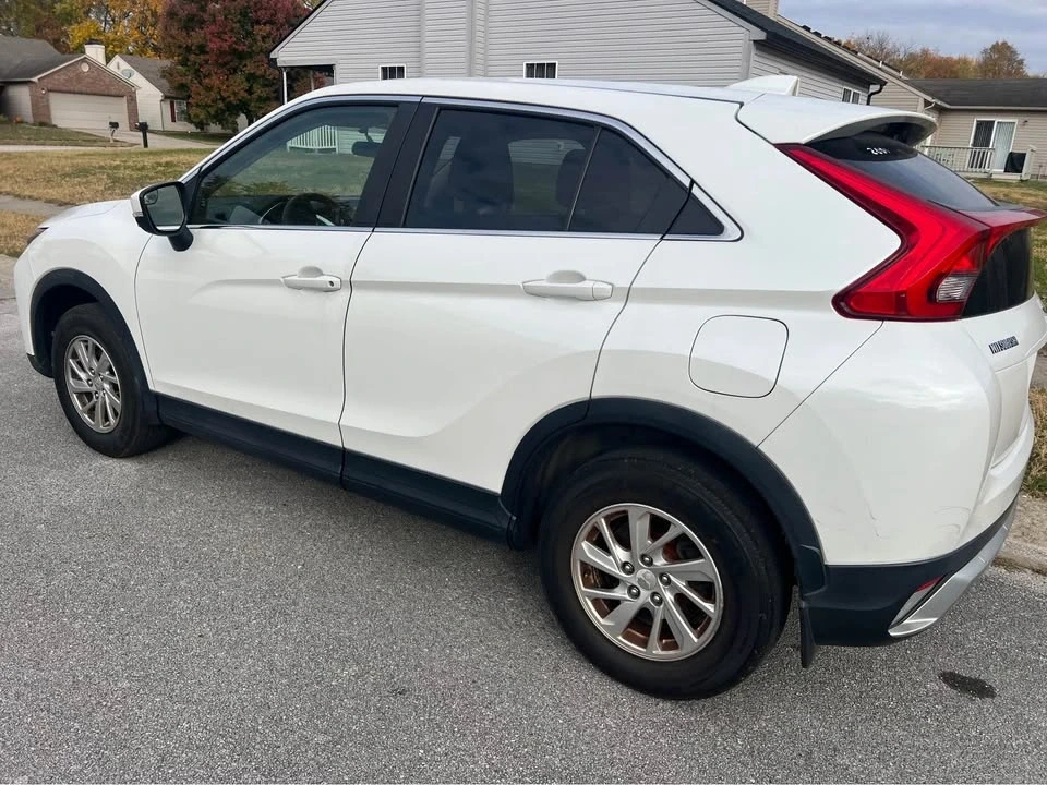2018 Mitsubishi Eclipse Cross - Image 5 of 9
