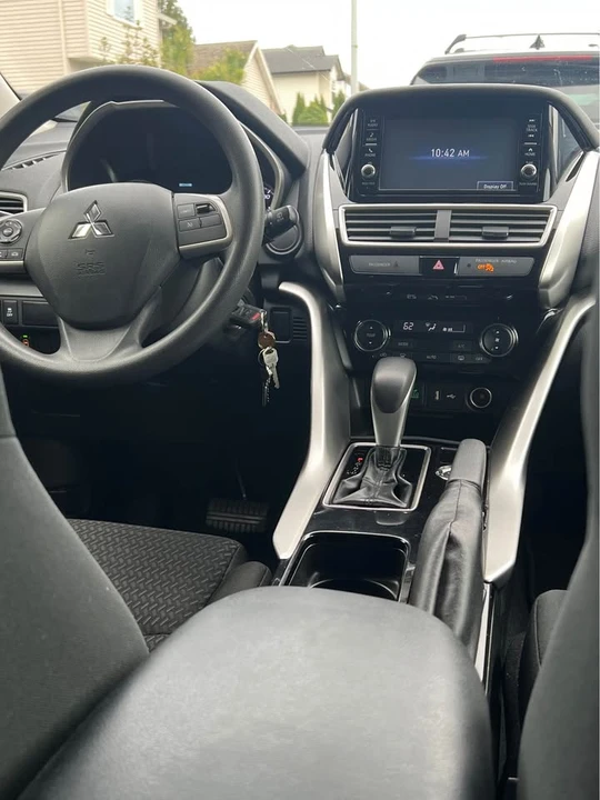 2018 Mitsubishi Eclipse Cross - Image 8 of 19