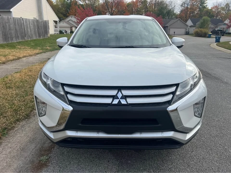2018 Mitsubishi Eclipse Cross - Image 2 of 9