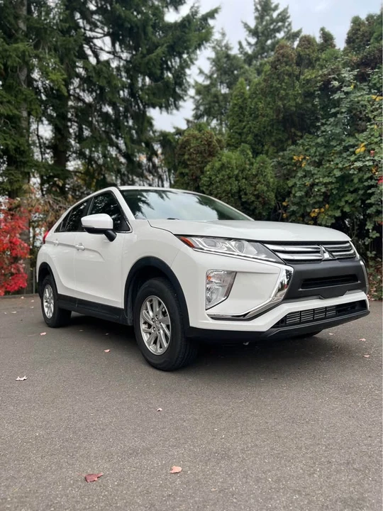 2018 Mitsubishi Eclipse Cross - Image 2 of 19