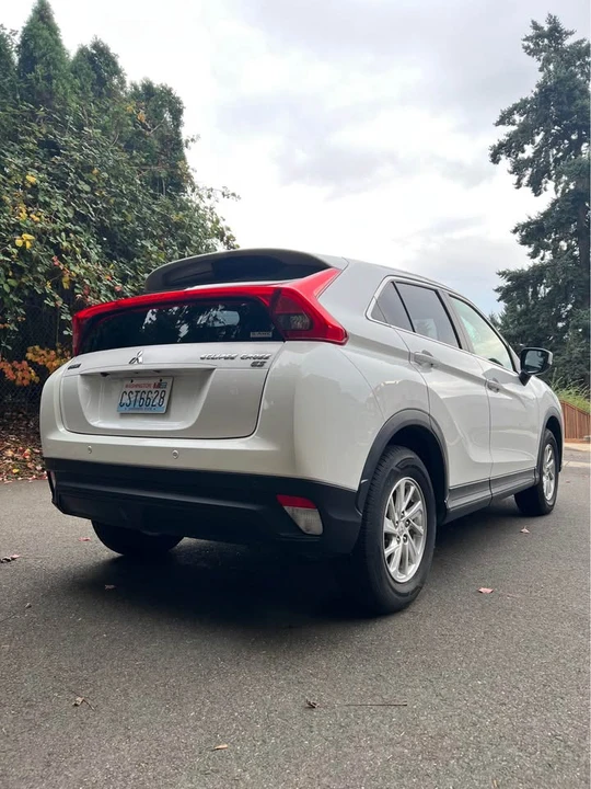 2018 Mitsubishi Eclipse Cross - Image 3 of 19