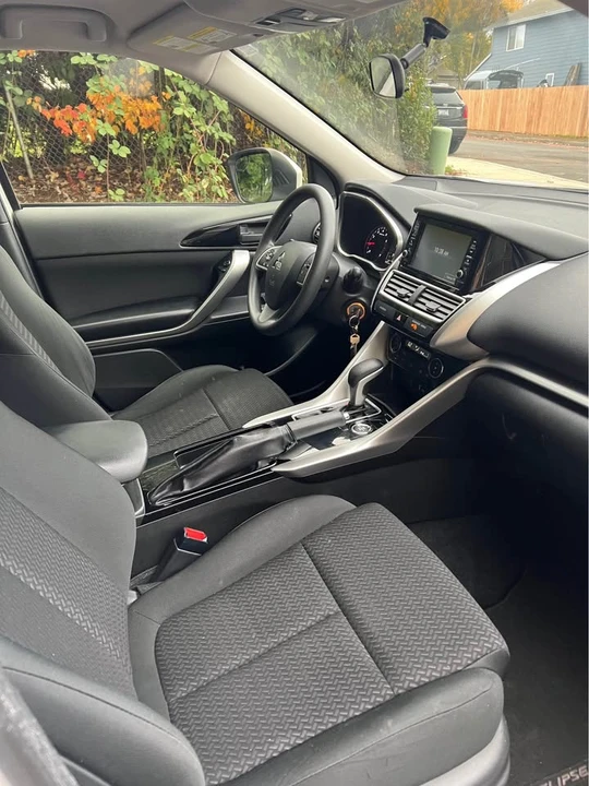 2018 Mitsubishi Eclipse Cross - Image 10 of 19