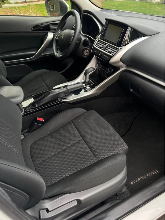 2018 Mitsubishi Eclipse Cross - Image 12 of 19