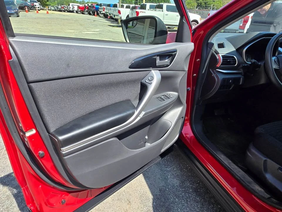 2018 Mitsubishi Eclipse Cross - Image 4 of 7