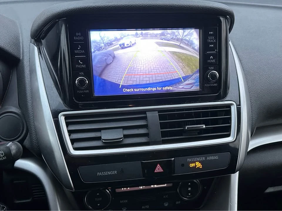 2018 Mitsubishi Eclipse Cross - Image 8 of 15
