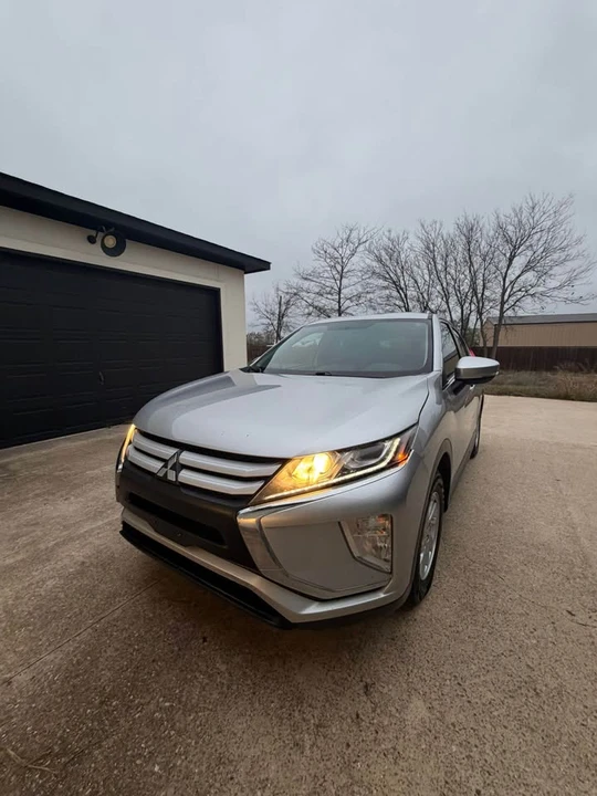 2018 Mitsubishi Eclipse Cross - Image 3 of 11