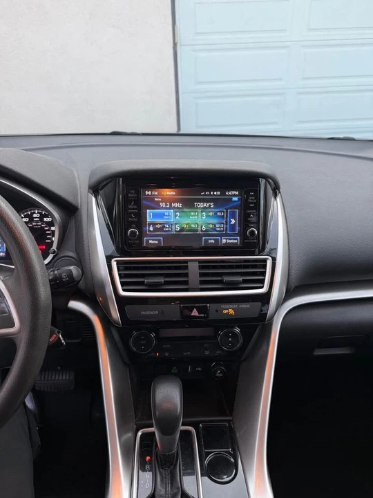 2018 Mitsubishi Eclipse Cross - Image 5 of 8