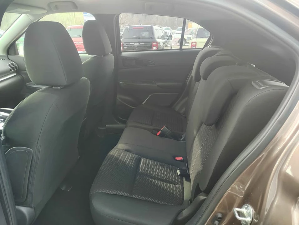 2018 Mitsubishi Eclipse Cross - Image 6 of 9