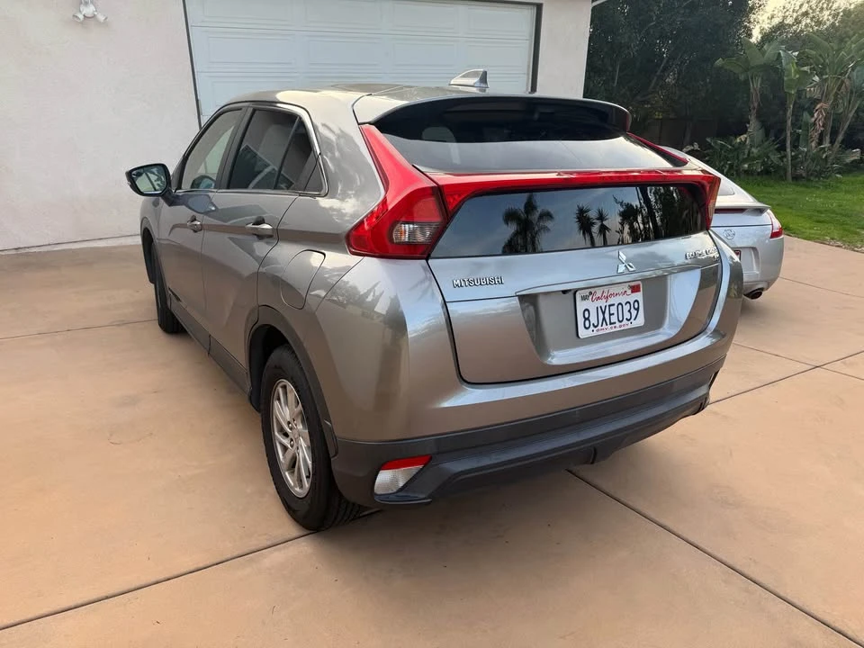 2018 Mitsubishi Eclipse Cross - Image 3 of 8