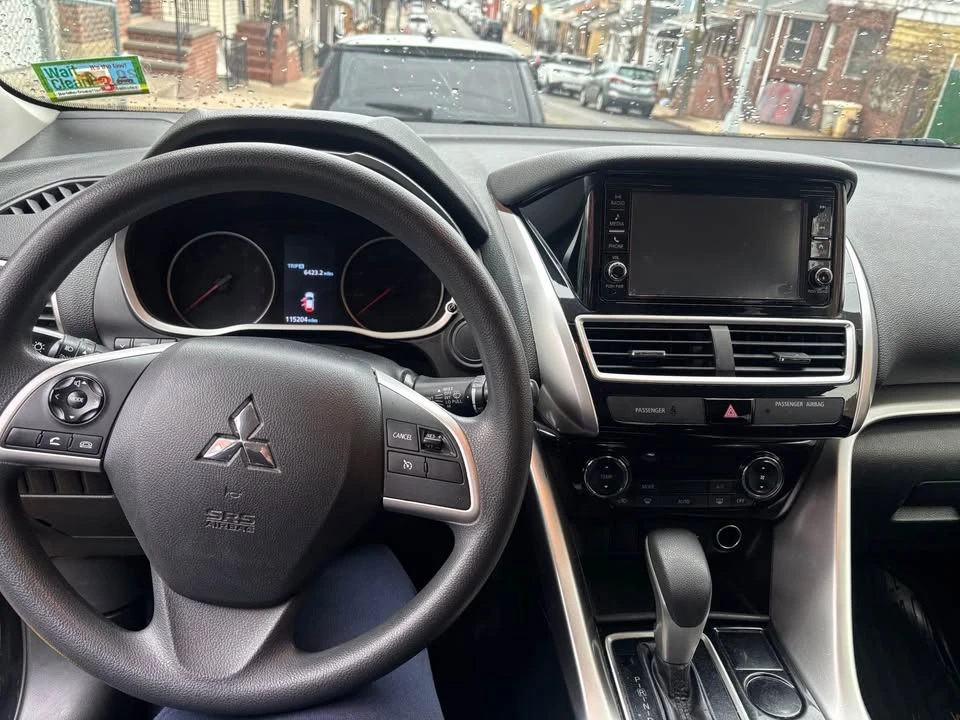 2018 Mitsubishi Eclipse Cross - Image 6 of 10