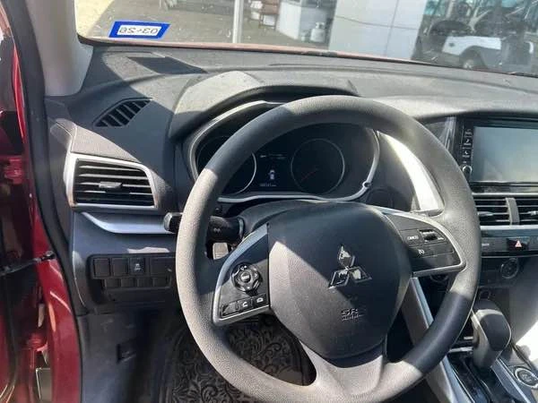 2018 Mitsubishi Eclipse Cross - Image 5 of 13