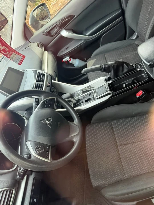 2018 Mitsubishi Eclipse Cross - Image 9 of 17