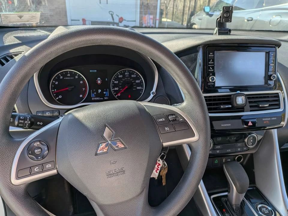 2018 Mitsubishi Eclipse Cross - Image 9 of 13